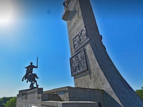 В Великом Новгороде стартовал ремонт памятника «Монумент Победы»