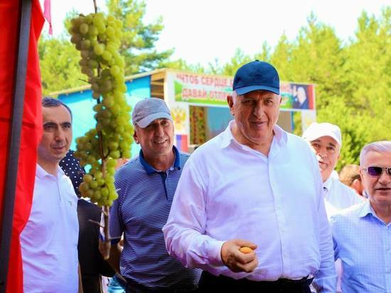 Премьер Дагестана стал почетным гражданином Ахвахского района