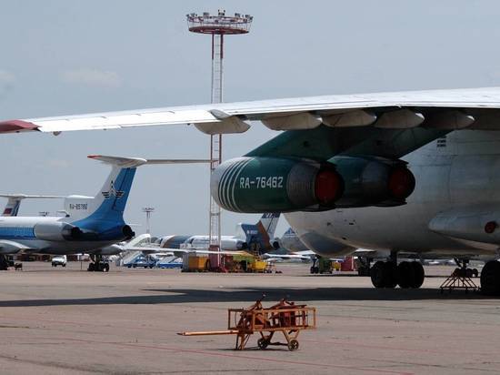 Минтранс РФ попросили разрешить переставлять запчасти с самолетов
