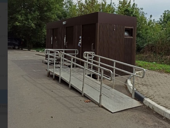Белгородка пожаловалась на бьющий током общественный туалет
