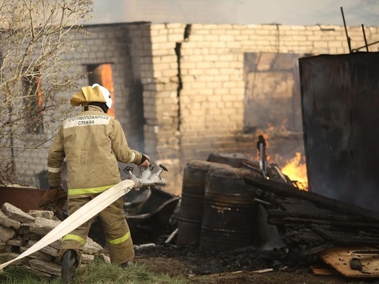 При пожаре в частном доме под Волгоградом погиб 56-летний курильщик