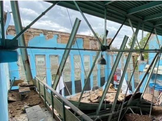 В Болхове Орловской области в техникуме рухнула крыша