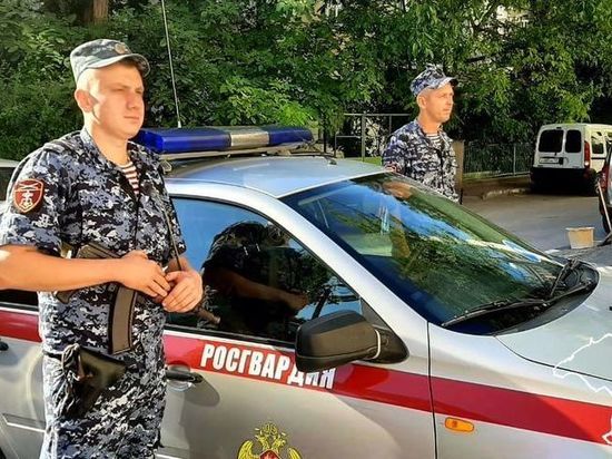 В Севастополе задержали дебошира, который разбивал чужие автомобили