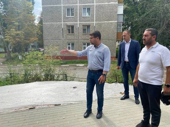 Мэр Белгорода остался недоволен качеством благоустройства дворов в переулке Котлозаводском и улице Железнякова