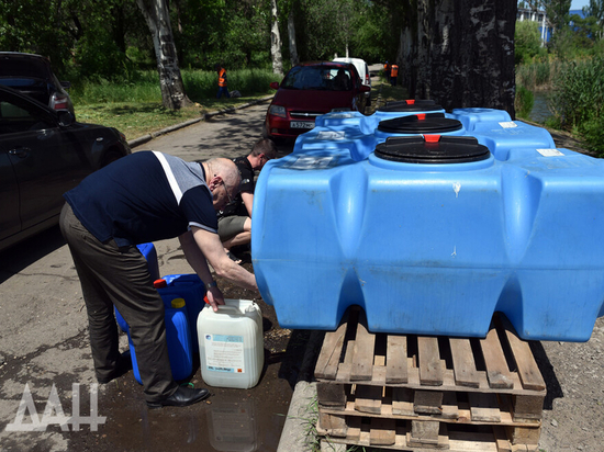 ВФУ обстреляли пожарную цистерну с водой в Донецке