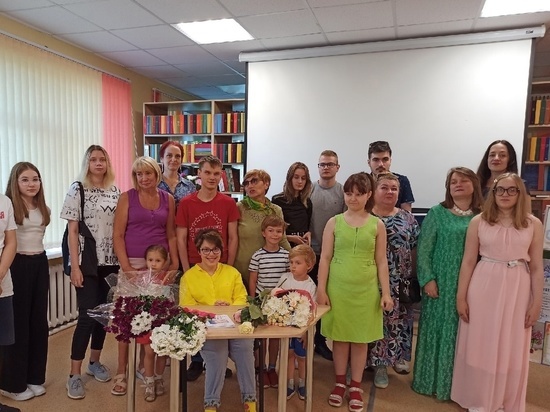 В Сафонове состоялась презентация книги «Мир мыслей» юной писательницы