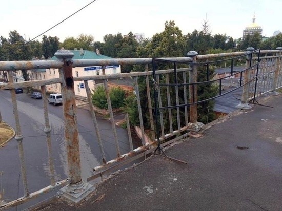 Тургеневский мост в Орле с каждым днём становится всё опаснее