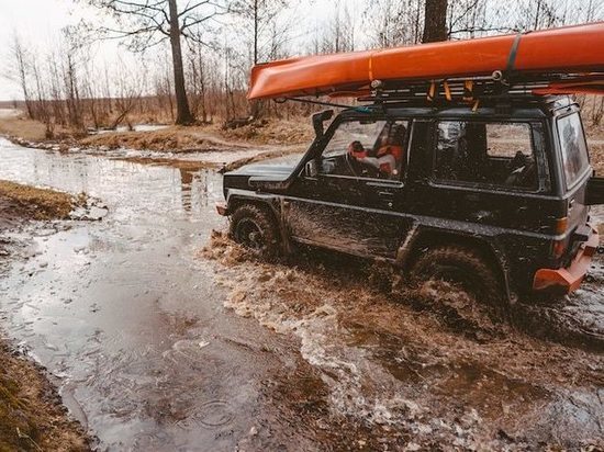 Юрист из Новосибирска оценил компенсации по затопленным в дождь автомобилей