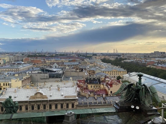 В центре Петербурга начали сносить флигели особняка Салтыковой, который планировали переделать под гостиницу