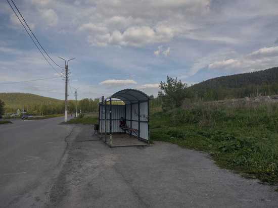 В Лабытнанги пассажир пожаловался на болтающего за рулем по телефону водителя автобуса «на тот свет»