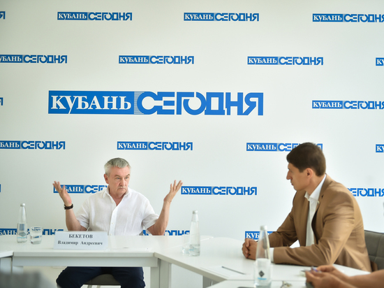 От фанерных самолетов до демократии: Владимир Бекетов встретился с журналистами