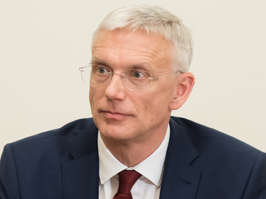 Премьер Латвии сообщил о "концептуальной договоренности" не продлевать ВНЖ россиянам