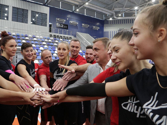 Алексей Дюмин встретился с волейболисткам «Тулицы» перед началом сезона