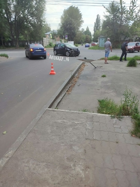 В Курске на Народной в ДТП попал электромобиль