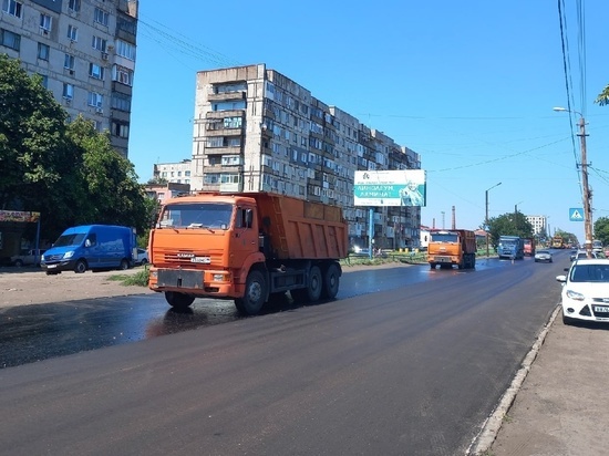 В  Снежном начался ремонт дорог: ФОТО