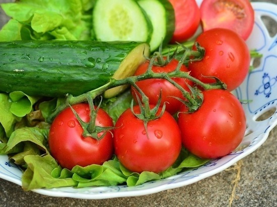 Огурцы стали дороже, а помидоры дешевле за неделю в Забайкалье