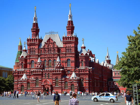 Исторический музей на Красной площади проверяют экстренные службы
