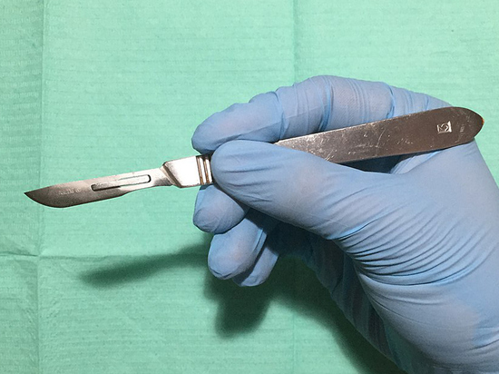 Многочисленные операции требуются 7-летнему ребенку, которому горе-хирург отрезал часть полового органа во время домашнего обрезания