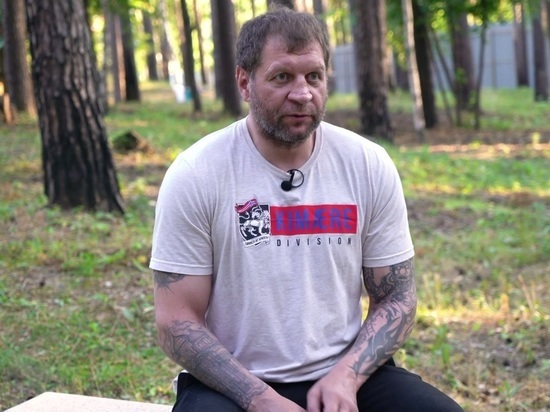 Александр Емельяненко хотел бы встретиться на ринге с Сабуровым или Бастой