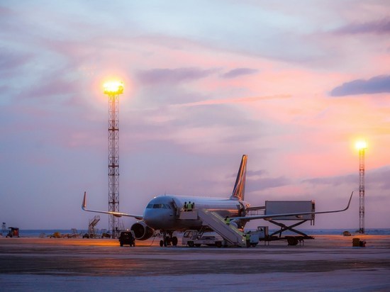 В Челябинске пассажирку оштрафовали за курение в самолете