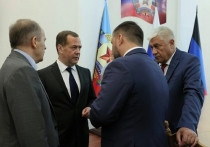 Специальная военная операция России в Украине никому из граждан ЕС не нанесла вреда, полагает заместитель главы Совета безопасности (СБ) РФ Дмитрий Медведев