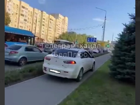 В Белгороде автомобилист проехал по велодорожке