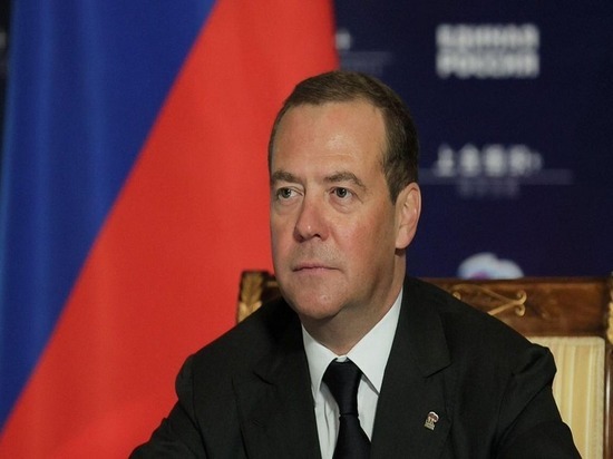 Медведев: обычные европейцы сохранили здравый смысл по отношении к России