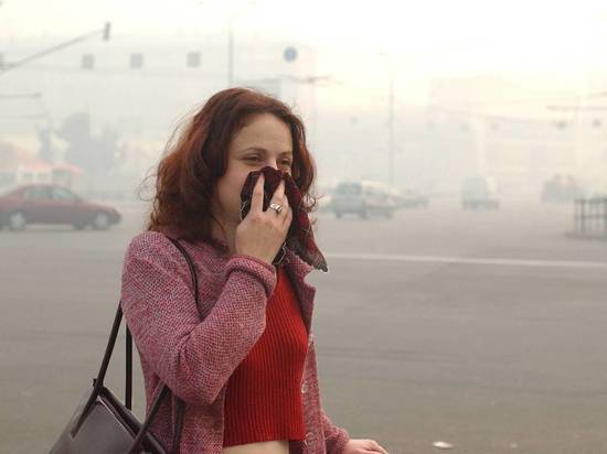 Москвичам из-за смога посоветовали носить маски и ограничить прогулки