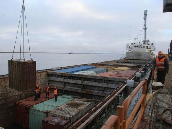 В арктические районы Якутии 100 тыс. грузов завезут по Севморпути