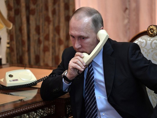 Путин поговорил по телефону с президентом Индонезии