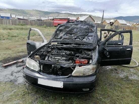 Житель Бурятии поссорился с женой и поджог автомобиль