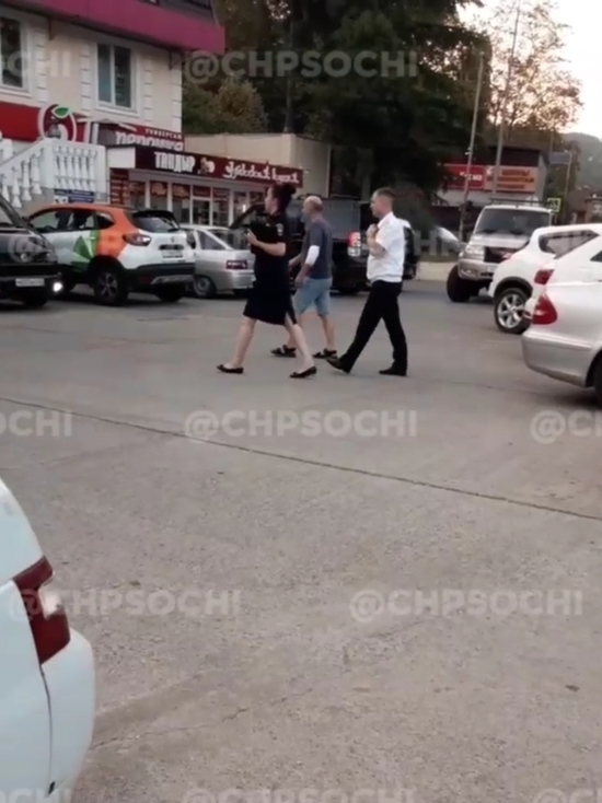 В Сочи неизвестный с ножом напал на мужчину и скрылся