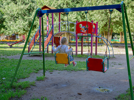 В детских садах Тверской области установят 55 игровых комплексов