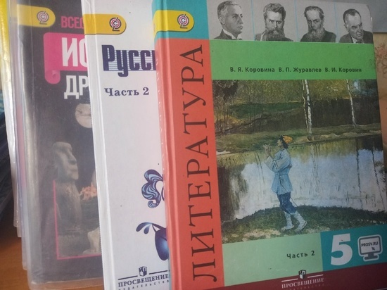 Школьники Донбасса получат 5 миллионов учебников к 1 сентября