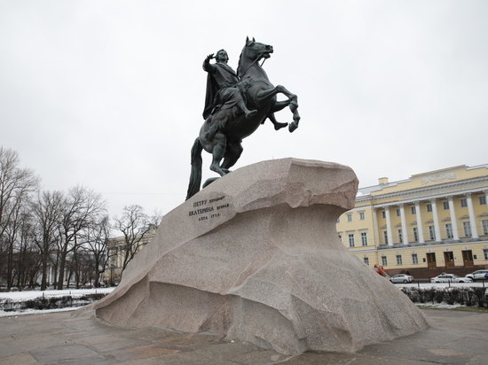 Петербуржцам рассказали, чем уникален Гром-камень под «Медным всадником»