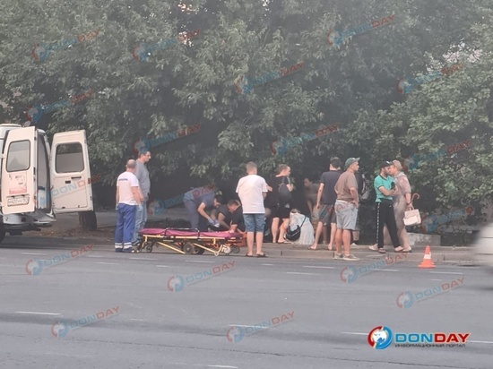В Ростове на Западном мотоциклист разбился в аварии с иномаркой