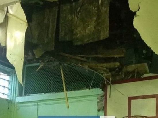 Обрушением потолка в одной из ивановских школ занялась прокуратура