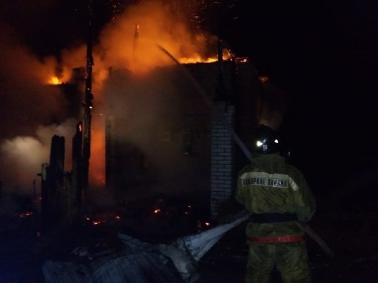 Пожилой бийчанин погиб в крупном пожаре из-за неосторожности с огнем