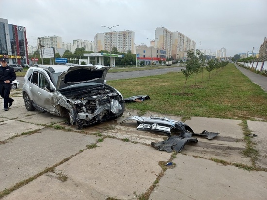 В Курске из-за сердечного приступа во время движения умер водитель на Renault Duster
