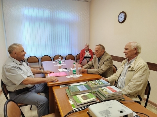 Юрий Выголов обсудил развитие сельского хозяйства на Сахалине с работниками ФГБНУ СахНИИСХ
