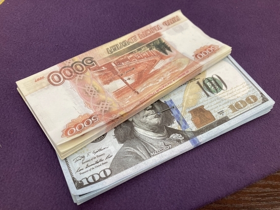 Курс доллара в Хабаровске на 20 августа упал ниже 60 рублей