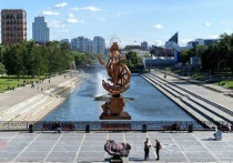В парламенте Екатеринбурга сочли хорошей идеей украсить город по случаю его 300-летия скульптурой "святой Екатерины" и не менее хорошей идеей - возложить затраты на это на местных жителей