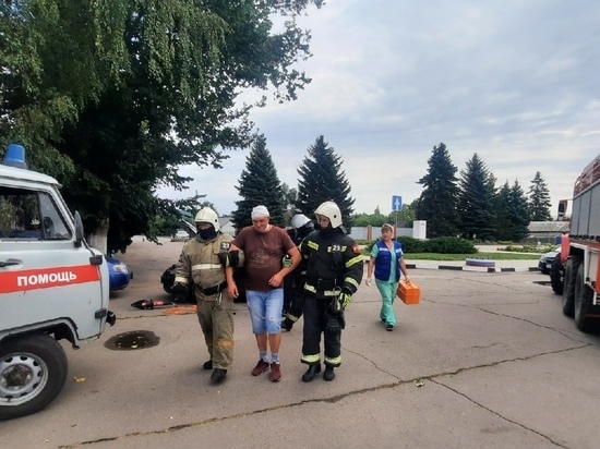 Орловские спасатели оказывали экстренную помощь «пострадавшему» в ДТП