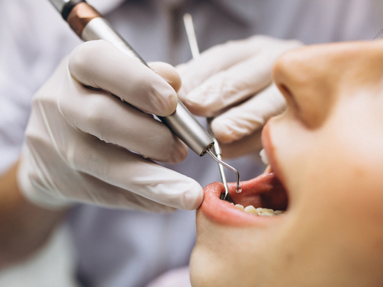 Стоматолог из Чувашии Любовь Гурьева объяснила, чем алкоголь опасен для зубов