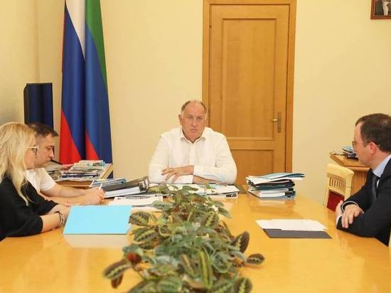 Премьер Дагестана встретился с руководителем регионального ФОМС