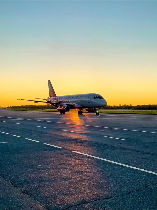 Самолет «России» снова вернули в Пулково из-за срабатывания датчика