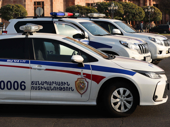 Вооруженный бывший депутат захватил мэрию армянского города Масис
