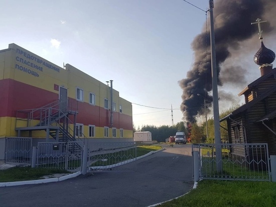 Перед тем как поднялся столб дыма, очевидцы услышали сильный хлопок