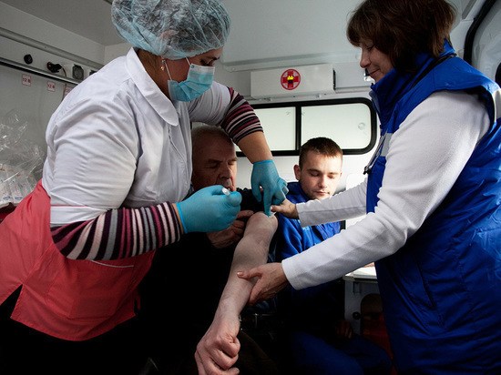 В Новгородской области увеличат список медиков для получения коронавирусных выплат