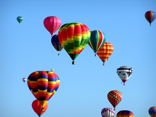 День города в Великом Новгороде завершит шоу светящихся воздушных шаров